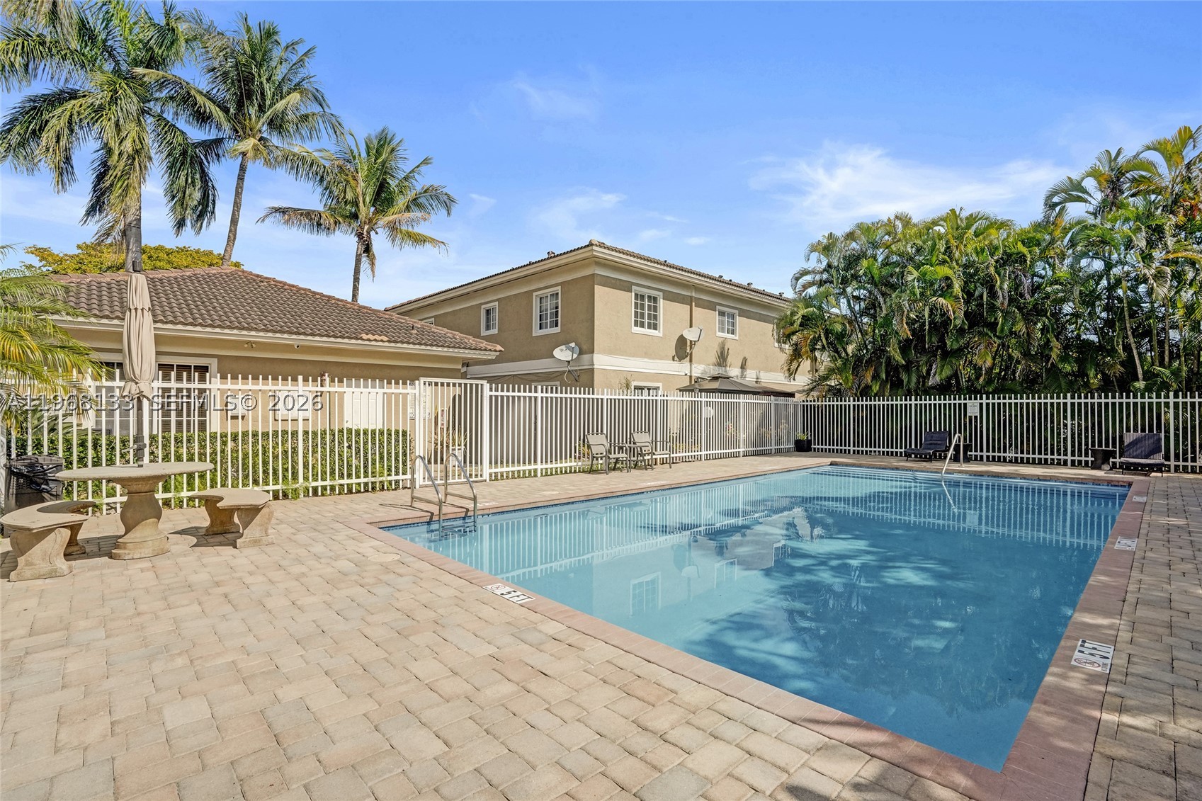 WASHINGTON PALMS CONDO - Residential