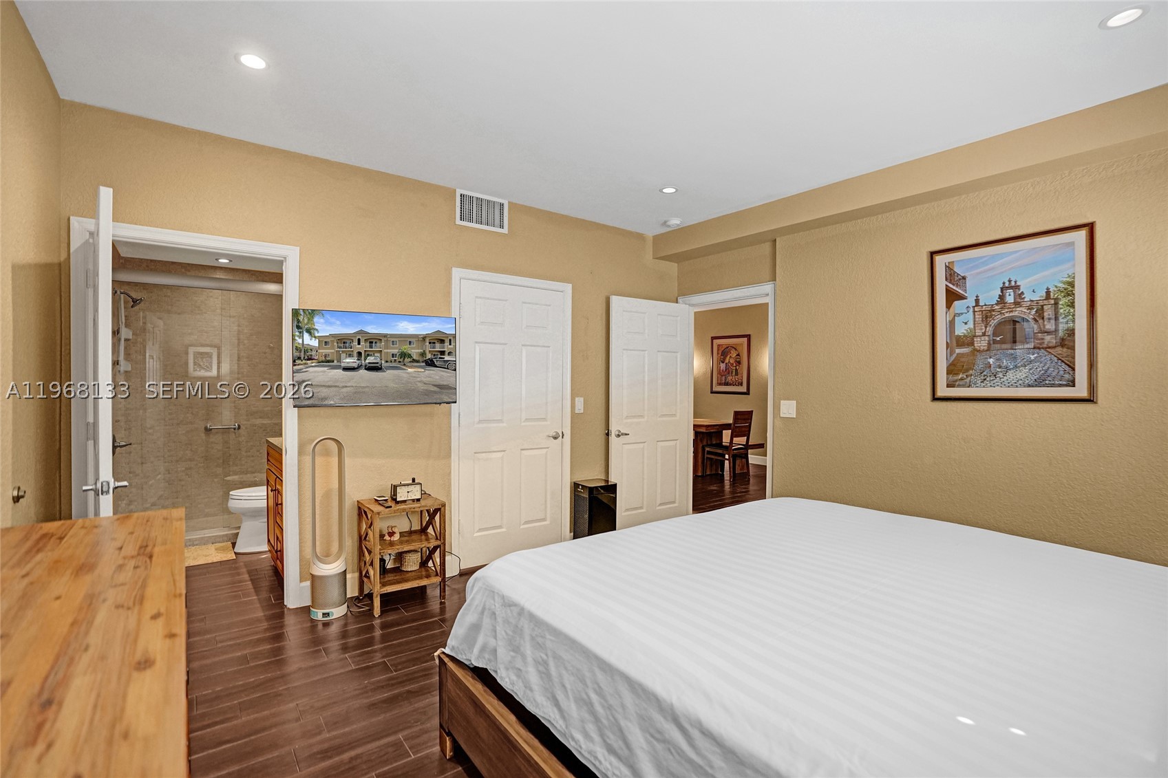 WASHINGTON PALMS CONDO - Residential