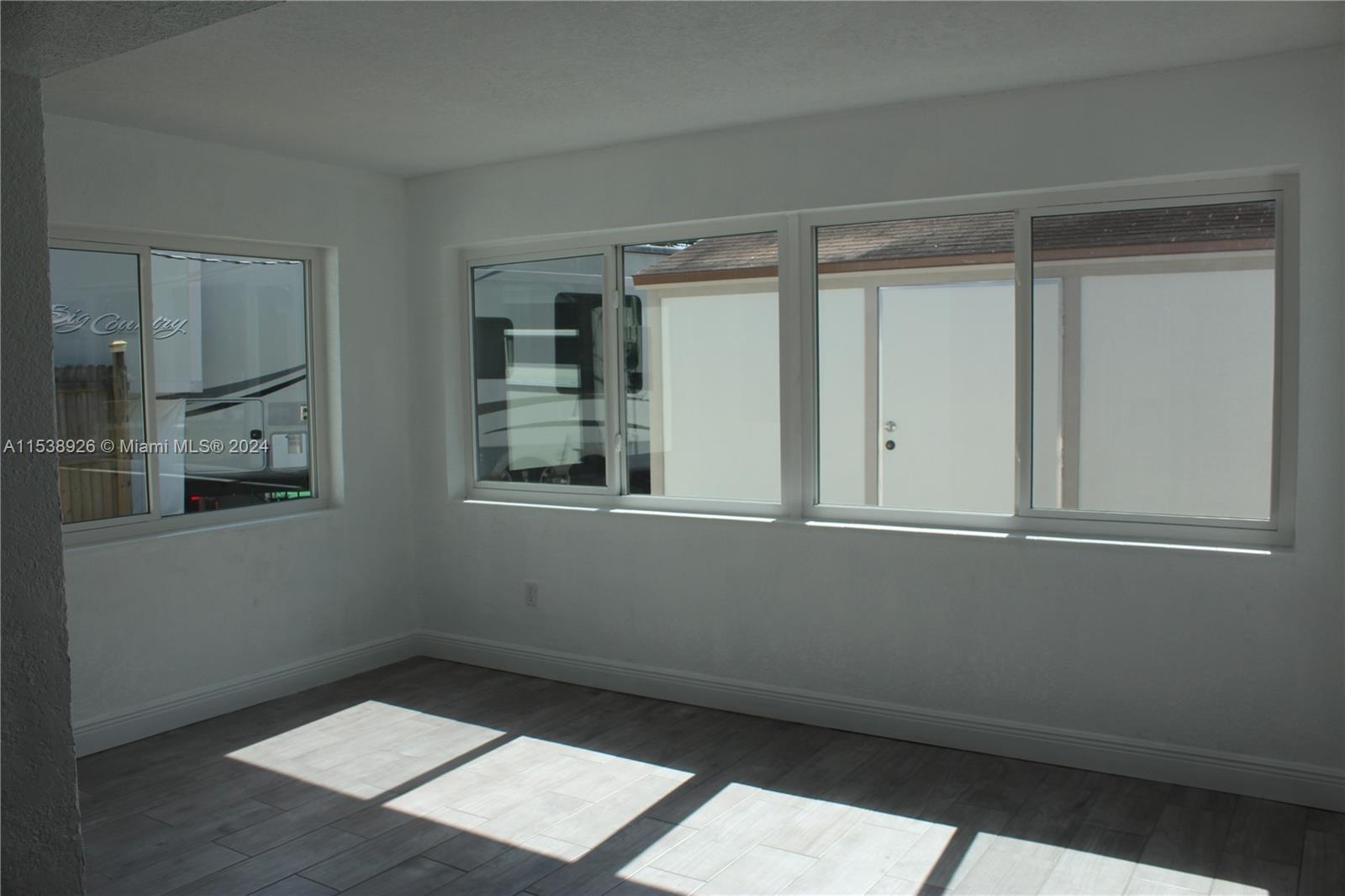 DIXIE ESTATES 1ST ADDN - Residential Lease