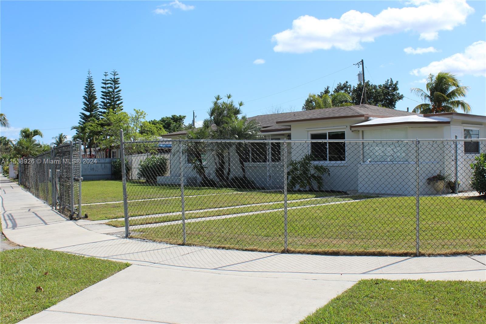 DIXIE ESTATES 1ST ADDN - Residential Lease