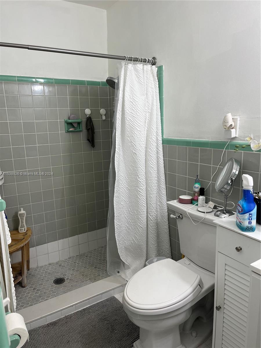 DIXIE ESTATES 1ST ADDN - Residential Lease