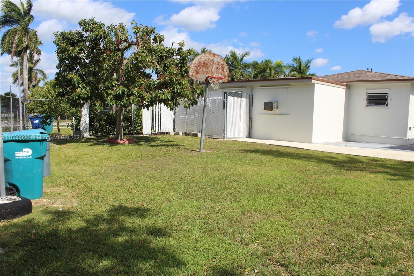 DIXIE ESTATES 1ST ADDN - Residential Lease