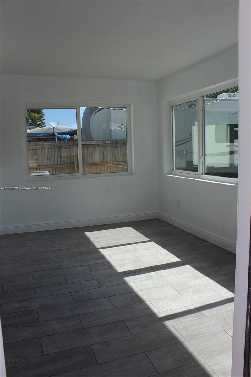 DIXIE ESTATES 1ST ADDN - Residential Lease