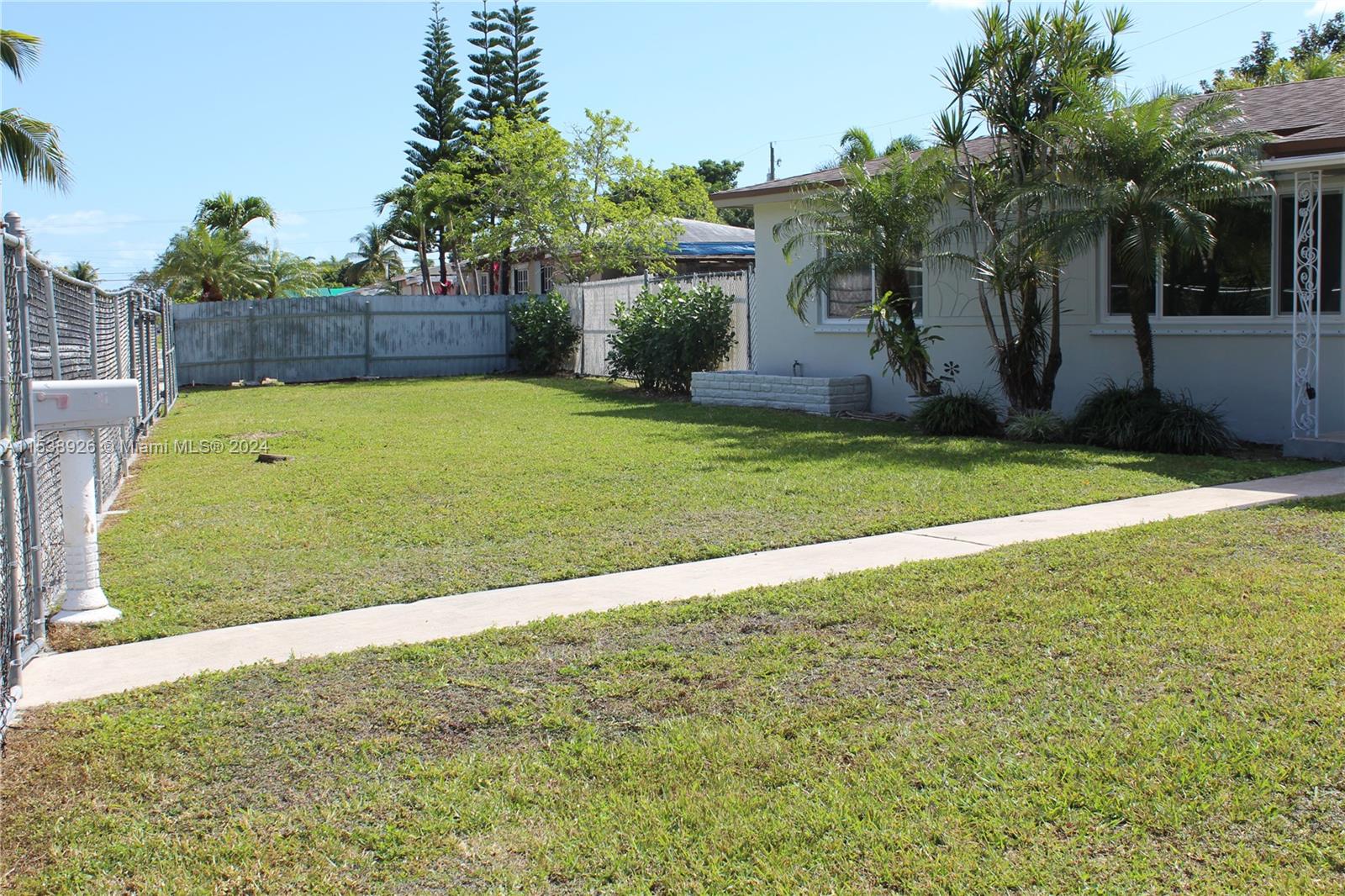 DIXIE ESTATES 1ST ADDN - Residential Lease