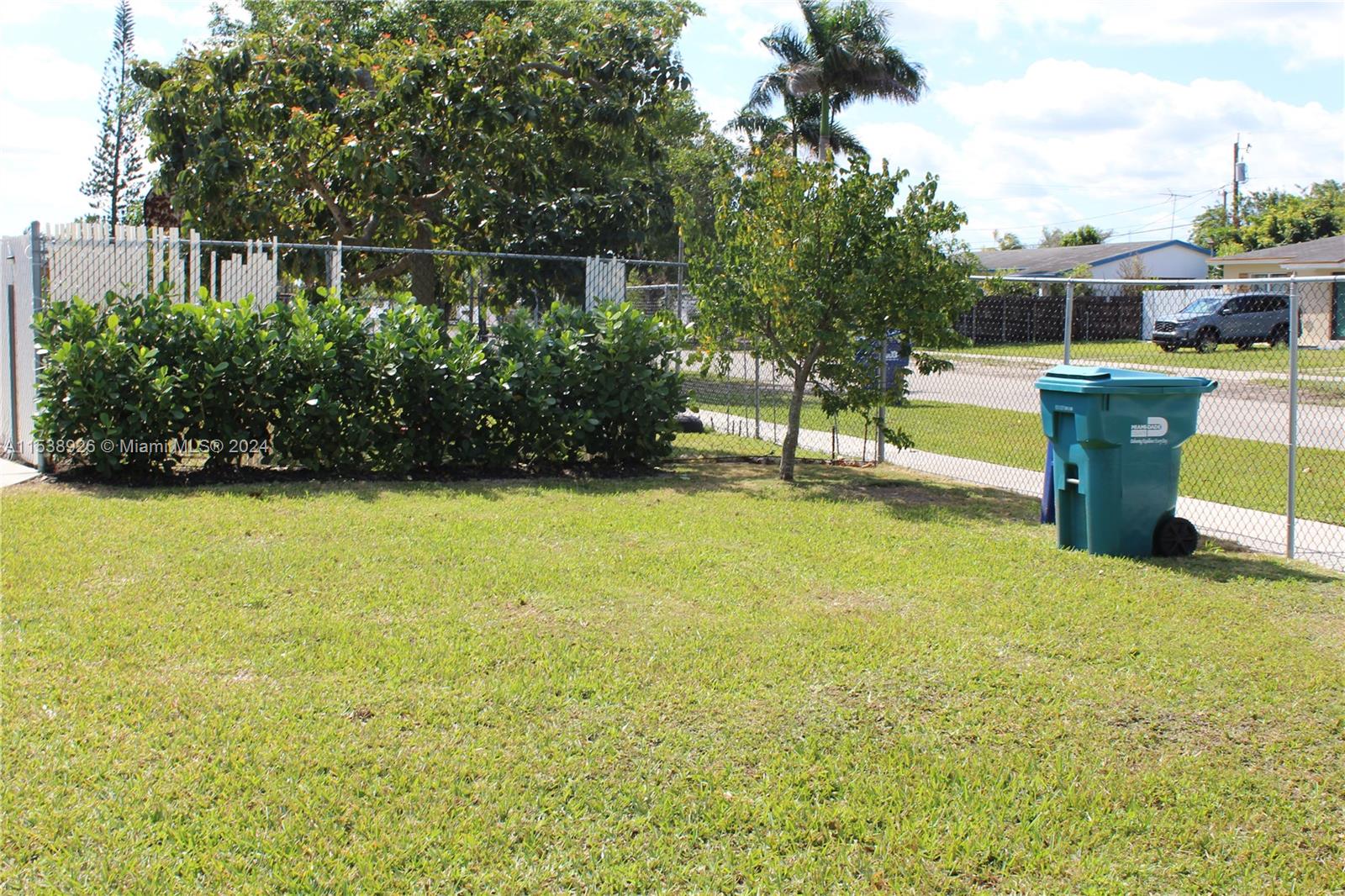 DIXIE ESTATES 1ST ADDN - Residential Lease