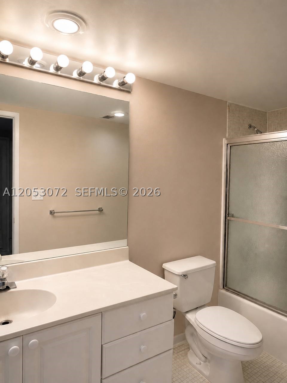 OCEANVIEW BUILDING B COND - Residential Lease