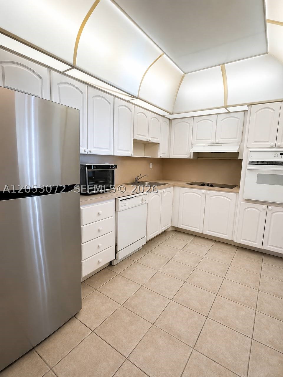 OCEANVIEW BUILDING B COND - Residential Lease