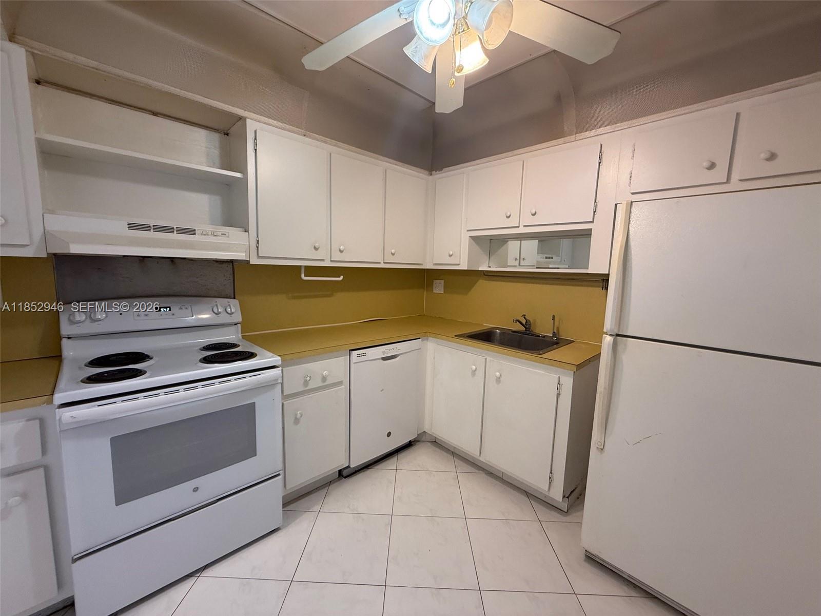 OLYMPUS CONDO PHASE - Residential