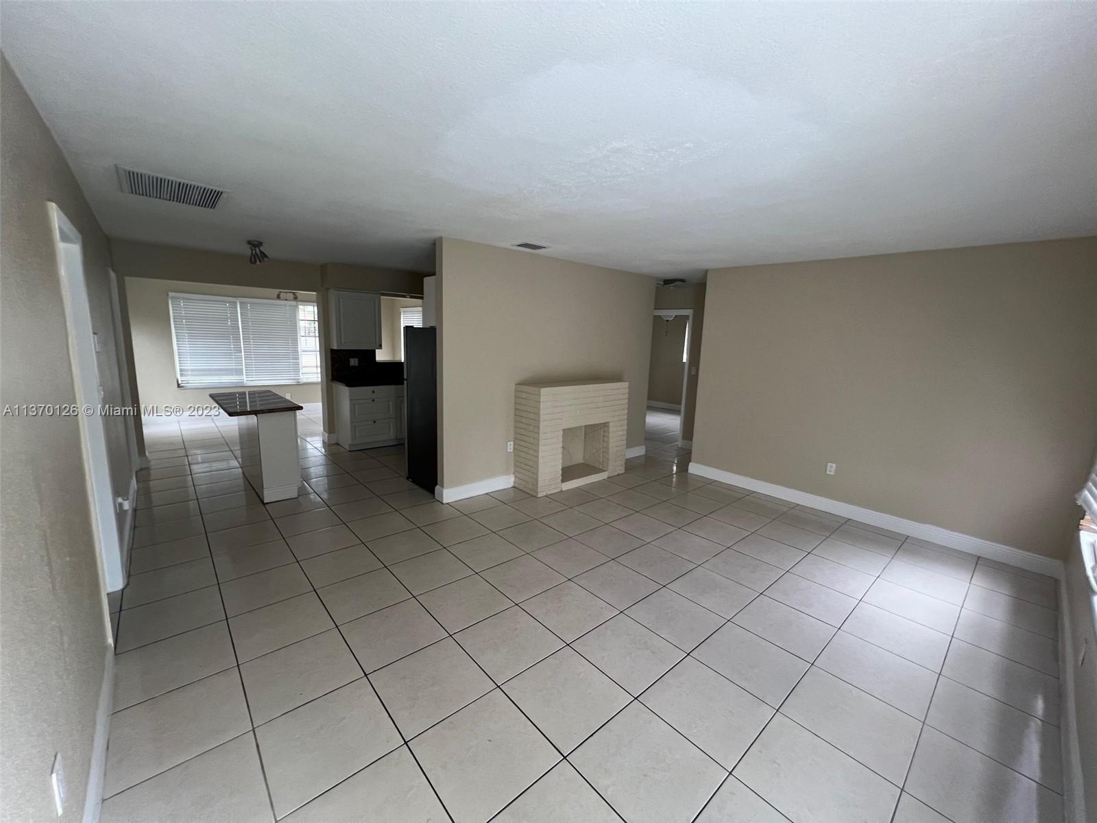 DRIFTWOOD PLAZA - Residential