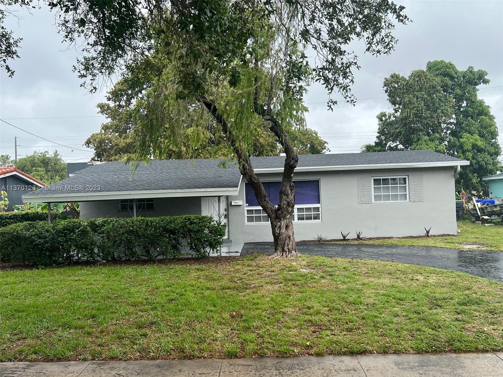 Professionally Maintained and Managed 3 bedroom 2 bathroom home. Features updated exterior paint as well as an updated interior throughout. Kitchen is updated and features newer appliances. Incredible investment opportunity or perfect for first time homes buyer. Ready to show priced to sell.