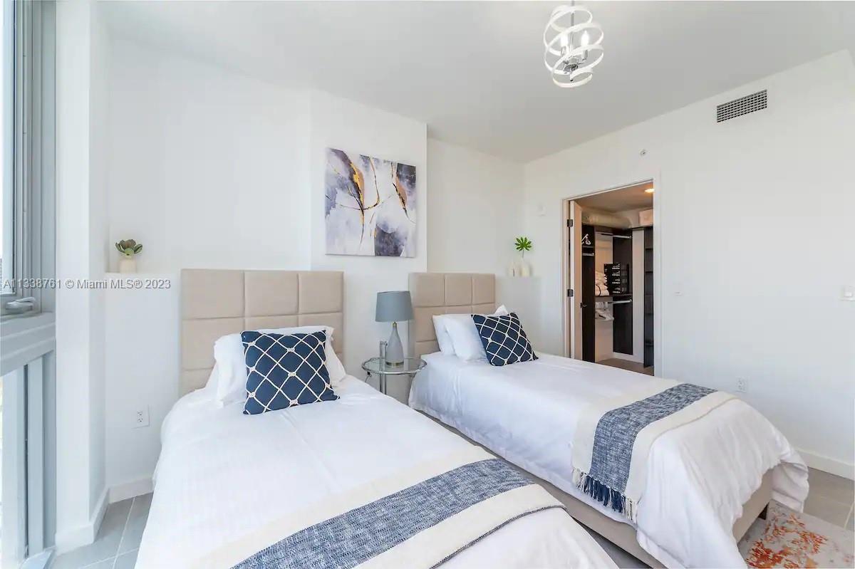 Yotelpad - Residential
