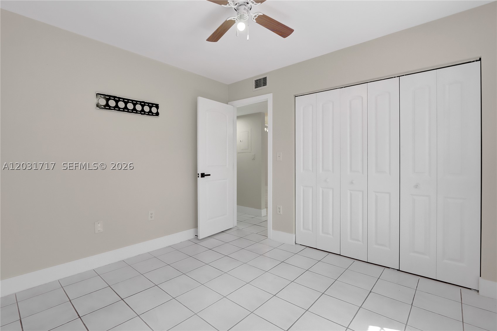 EL PRADO XI CONDO - Residential Lease