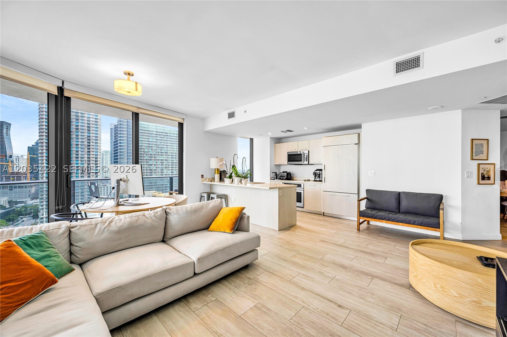 BRICKELL HEIGHTS EAST CON - Residential Lease