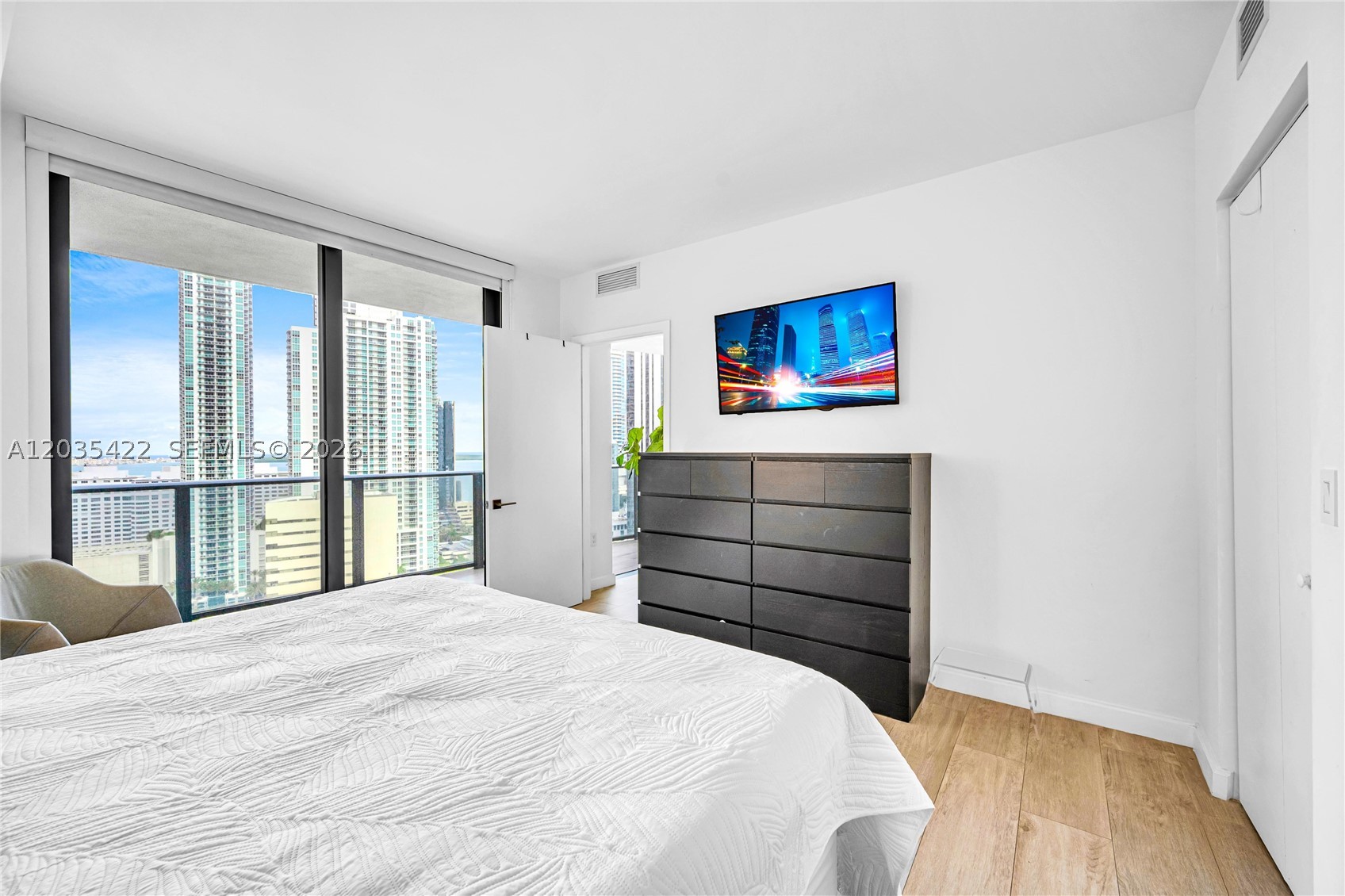 BRICKELL HEIGHTS EAST CON - Residential Lease