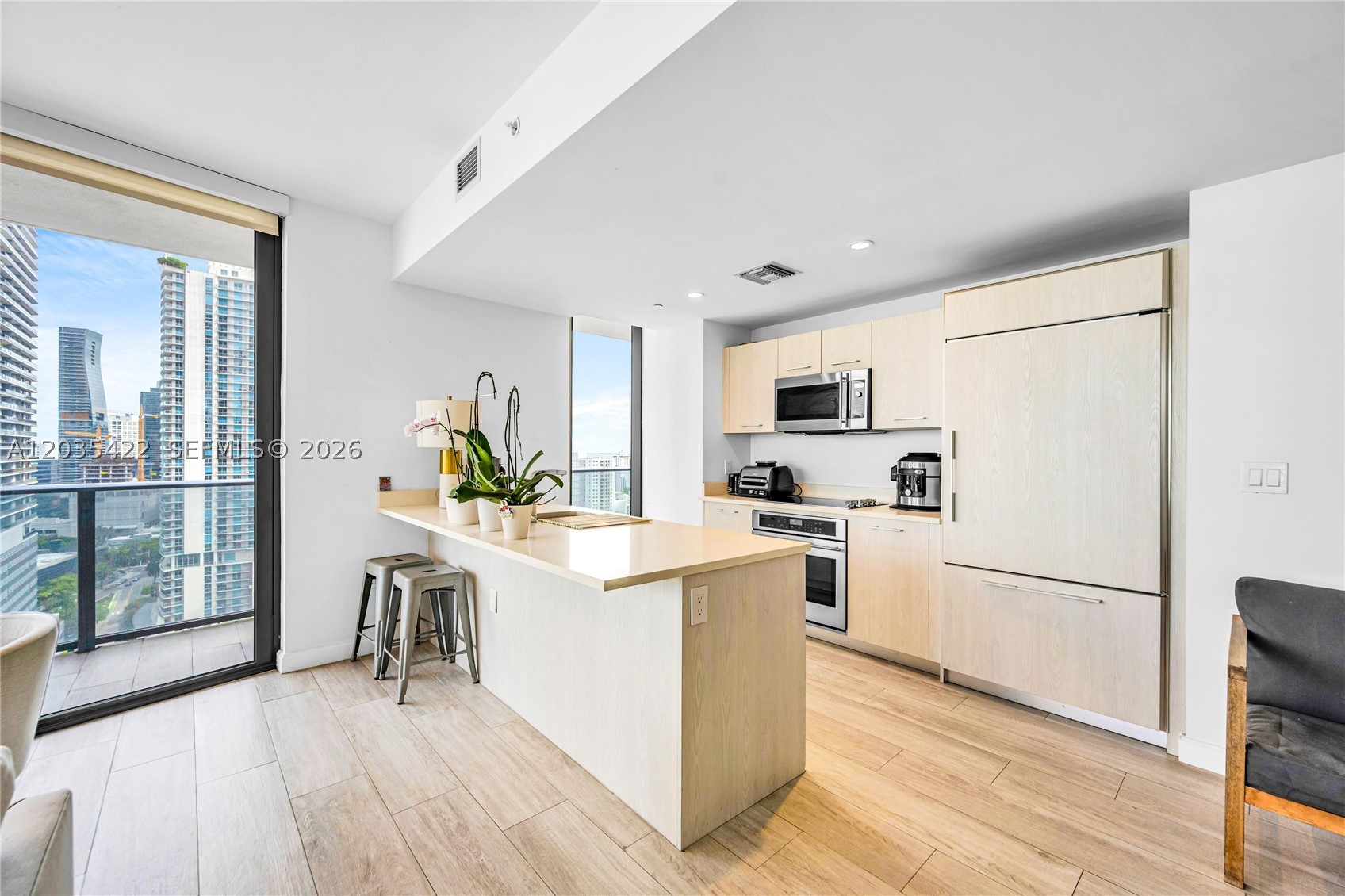BRICKELL HEIGHTS EAST CON - Residential Lease