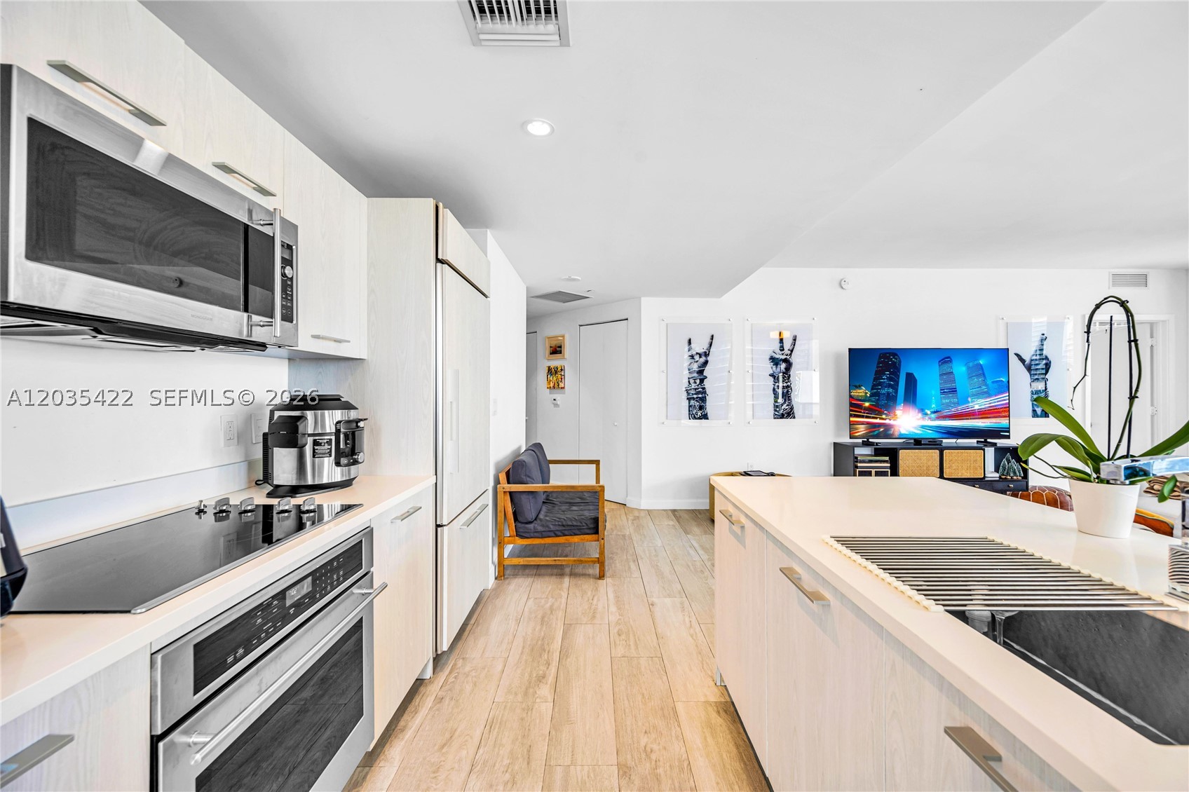 BRICKELL HEIGHTS EAST CON - Residential Lease