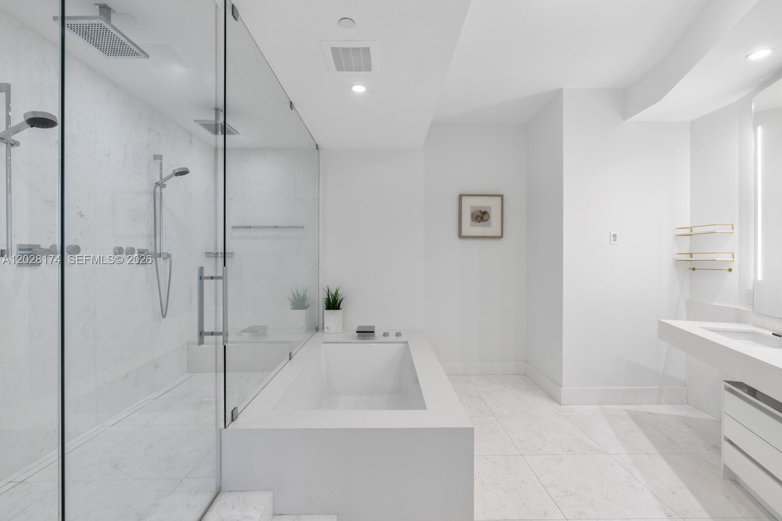 18555 COLLINS AVENUE COND - Residential Lease
