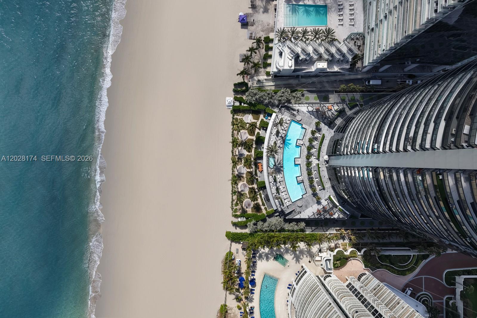 18555 COLLINS AVENUE COND - Residential Lease