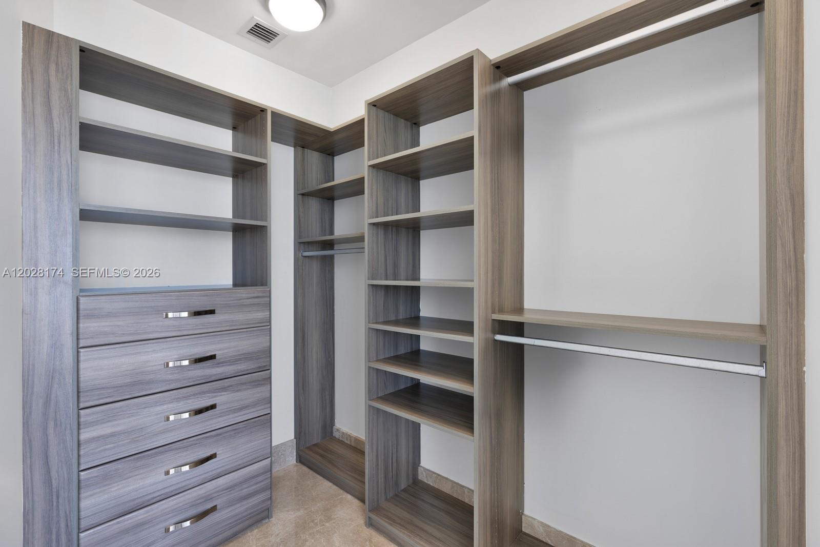 18555 COLLINS AVENUE COND - Residential Lease