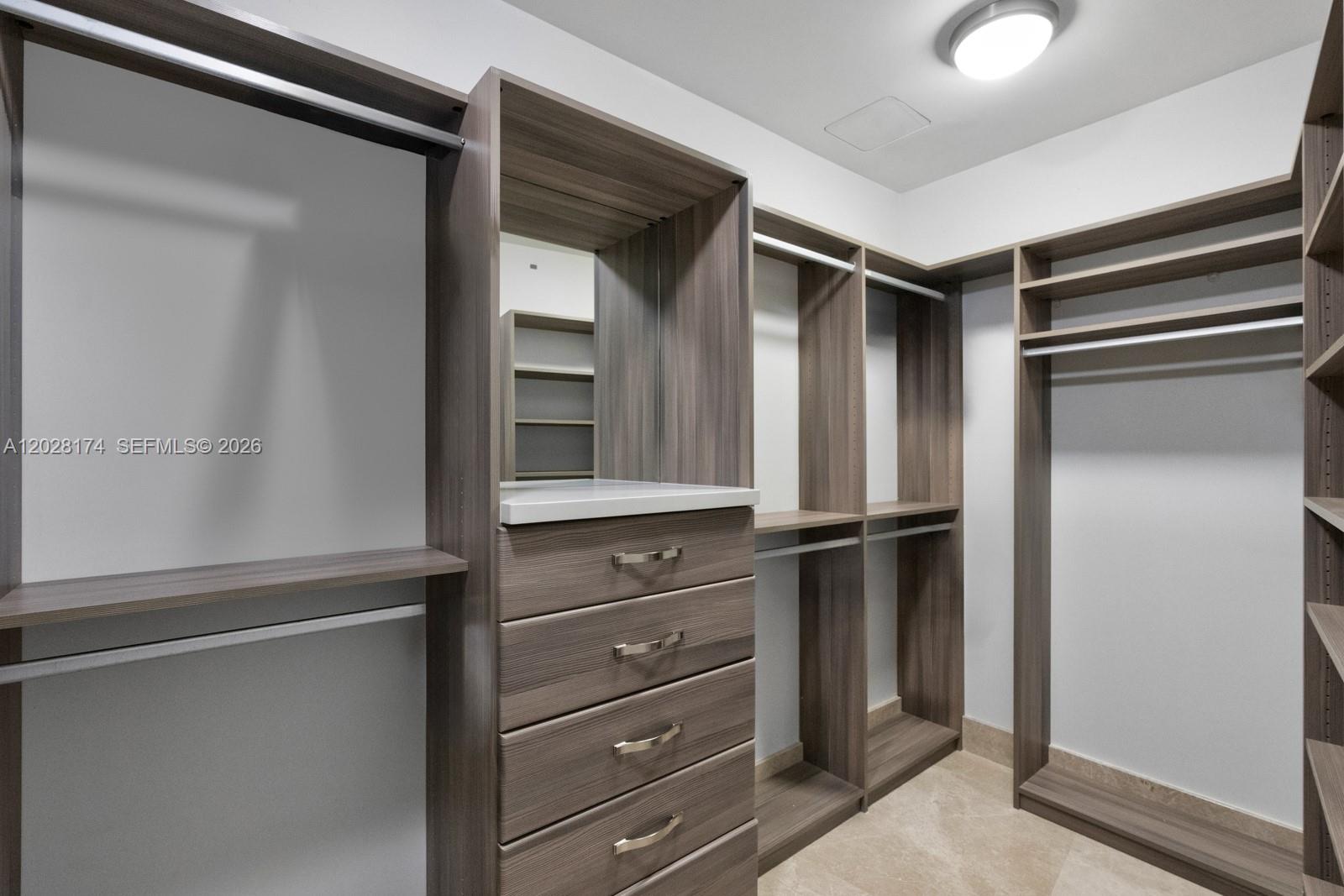 18555 COLLINS AVENUE COND - Residential Lease