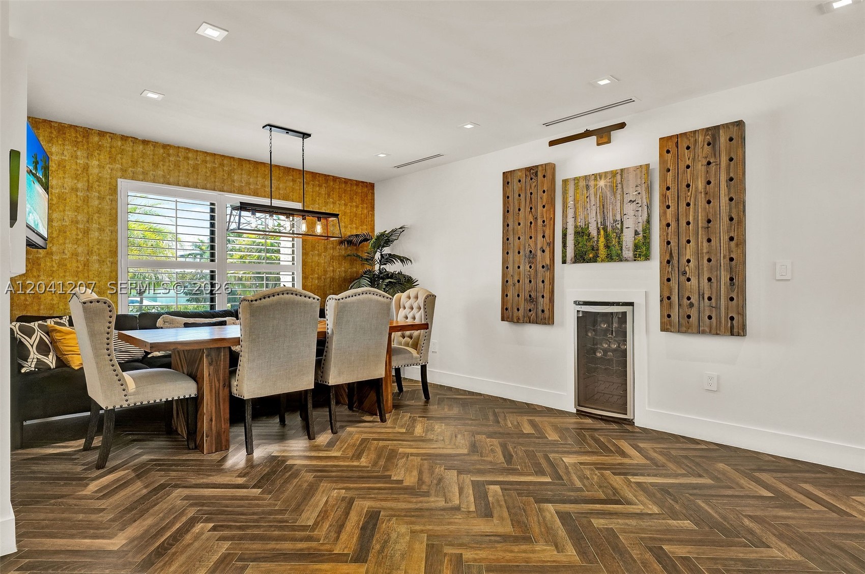 EASTERN SHORES - Residential