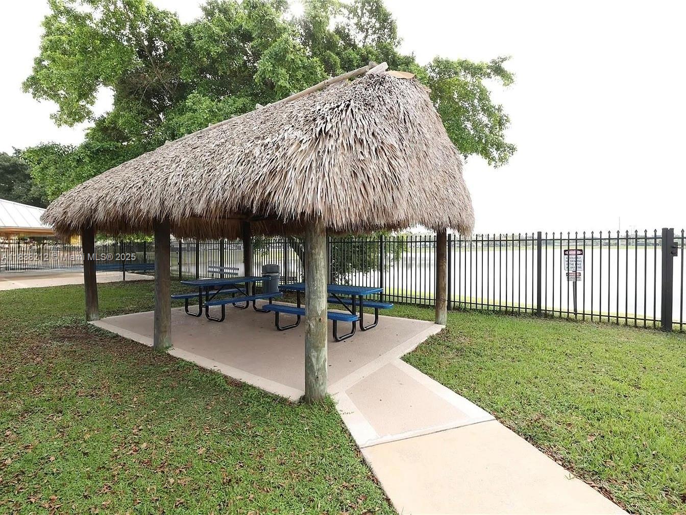 WINSTON PARK UNIT 8 - Residential