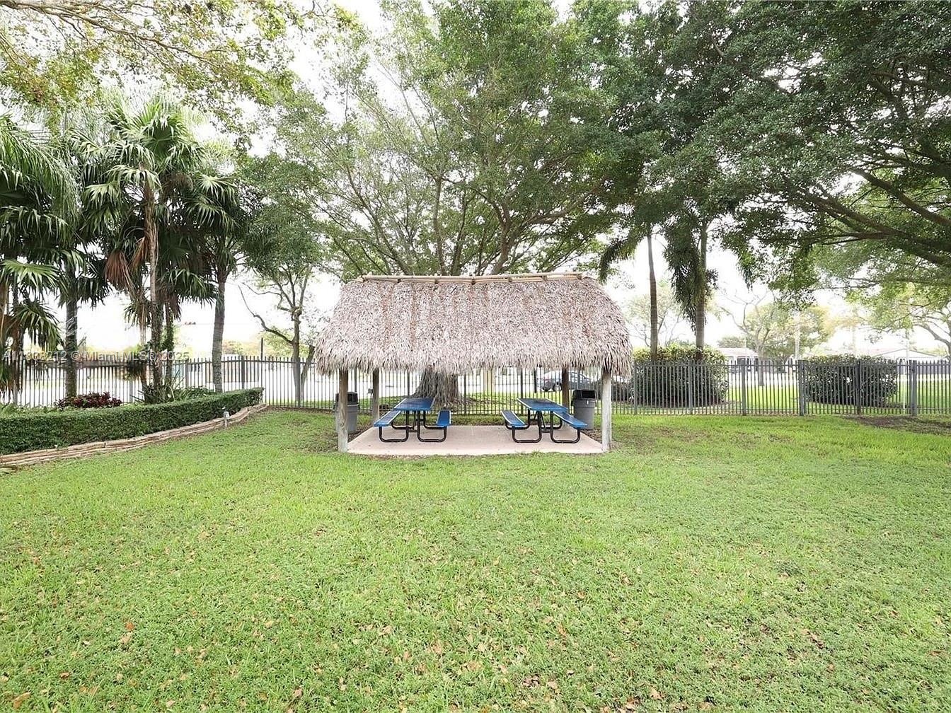 WINSTON PARK UNIT 8 - Residential