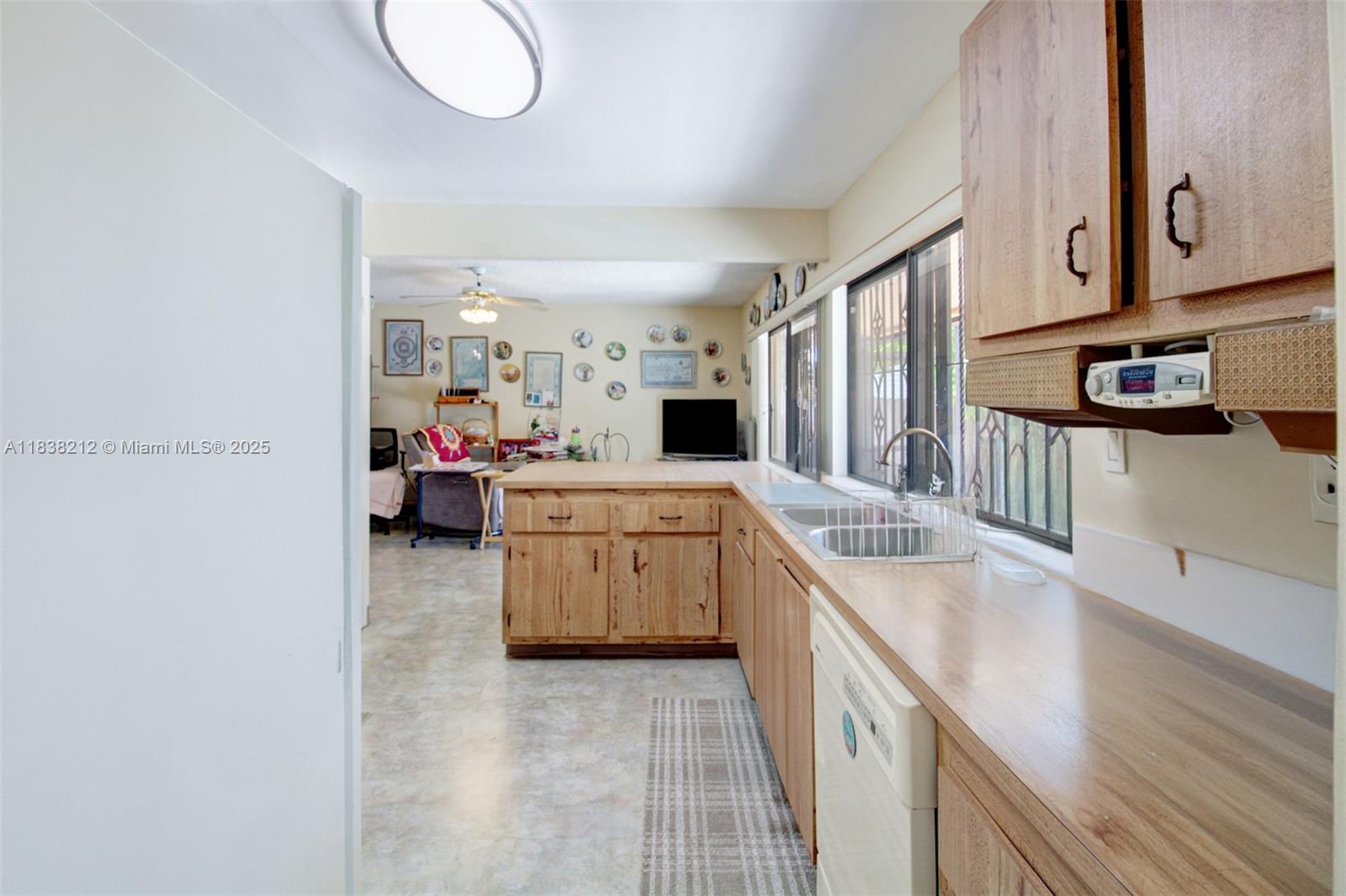WINSTON PARK UNIT 8 - Residential