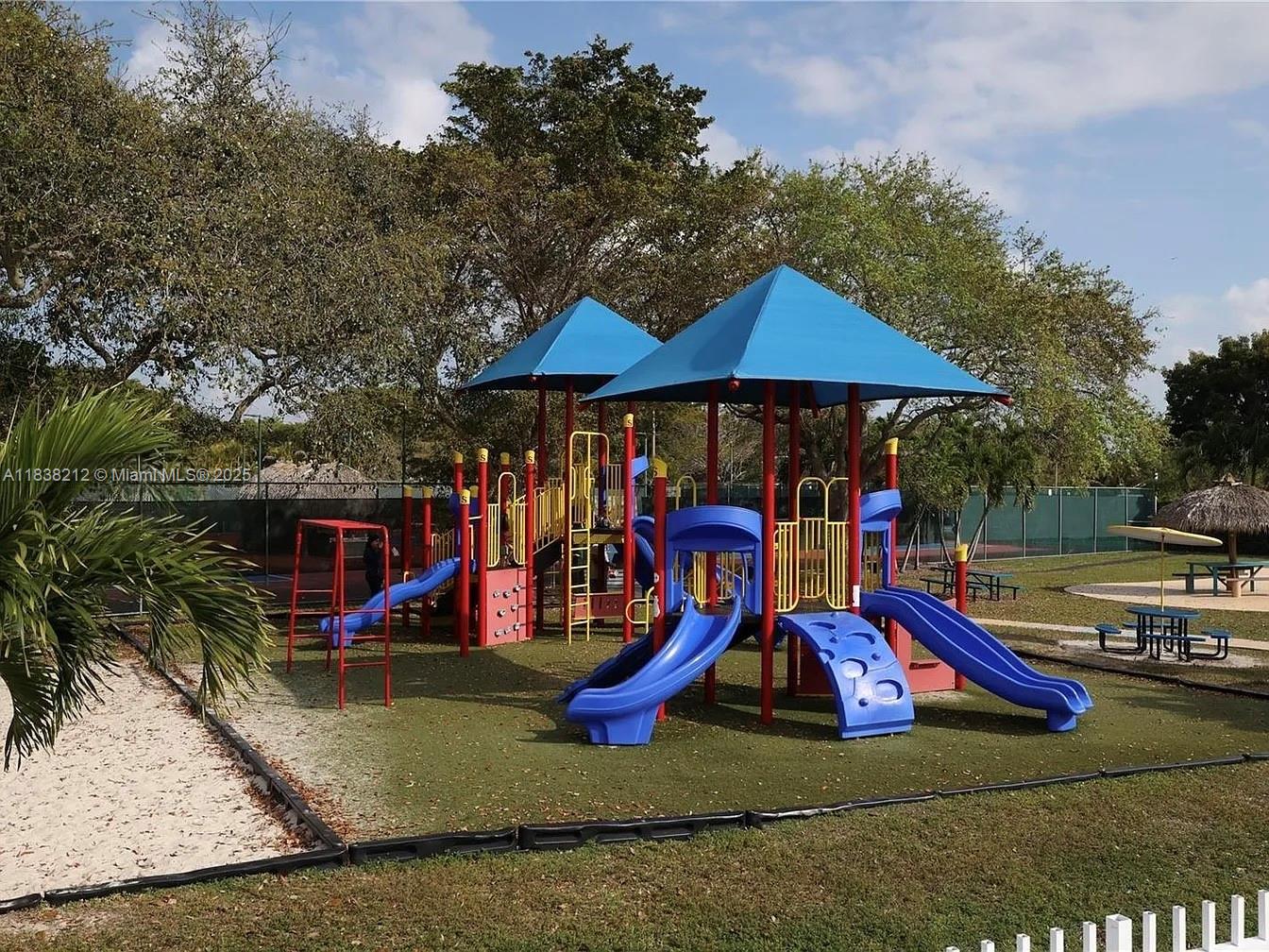 WINSTON PARK UNIT 8 - Residential