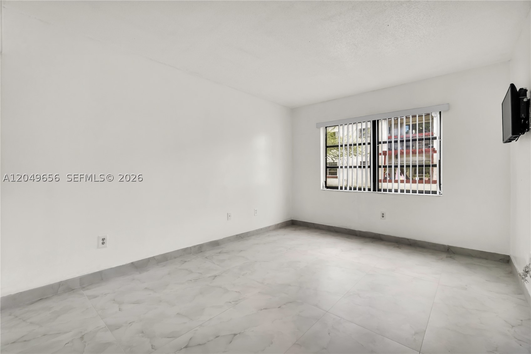 LAGO DEL REY CONDO #1 - Residential