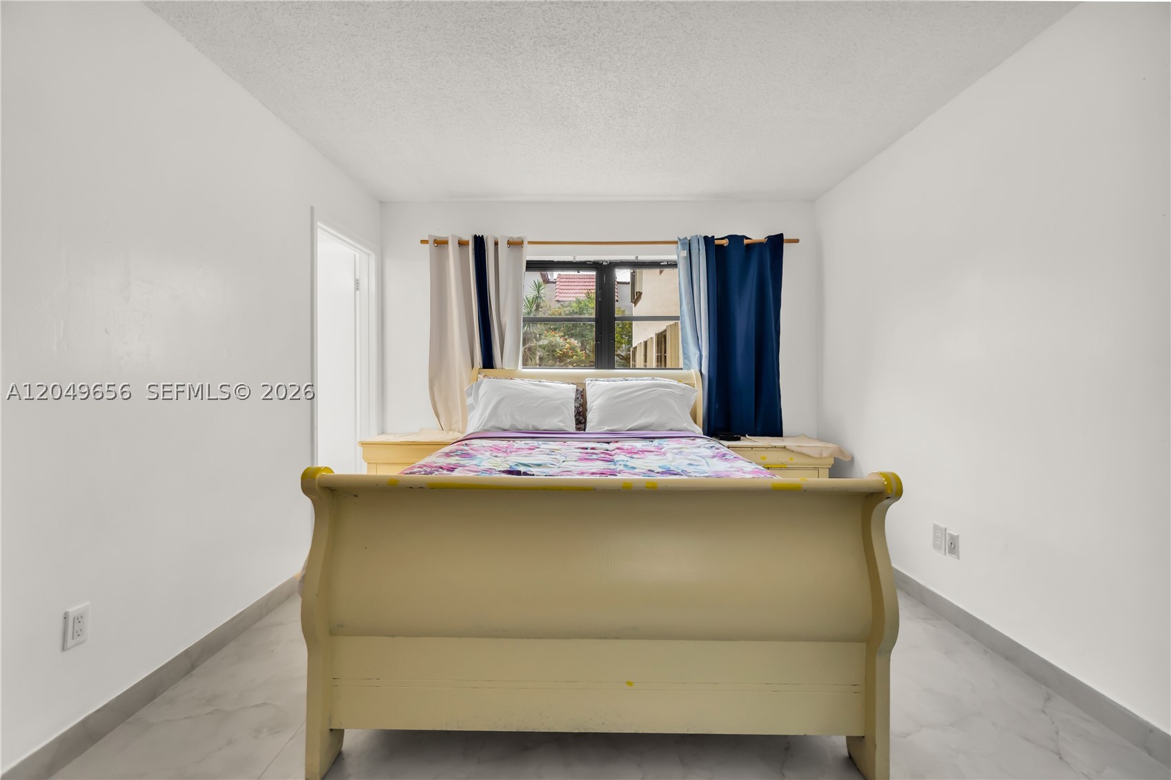 LAGO DEL REY CONDO #1 - Residential