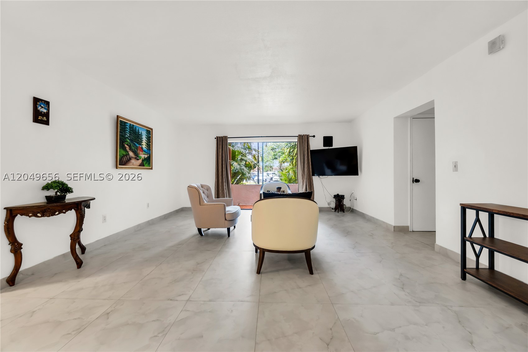 LAGO DEL REY CONDO #1 - Residential