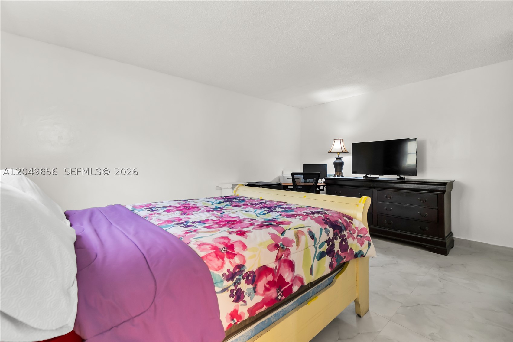 LAGO DEL REY CONDO #1 - Residential