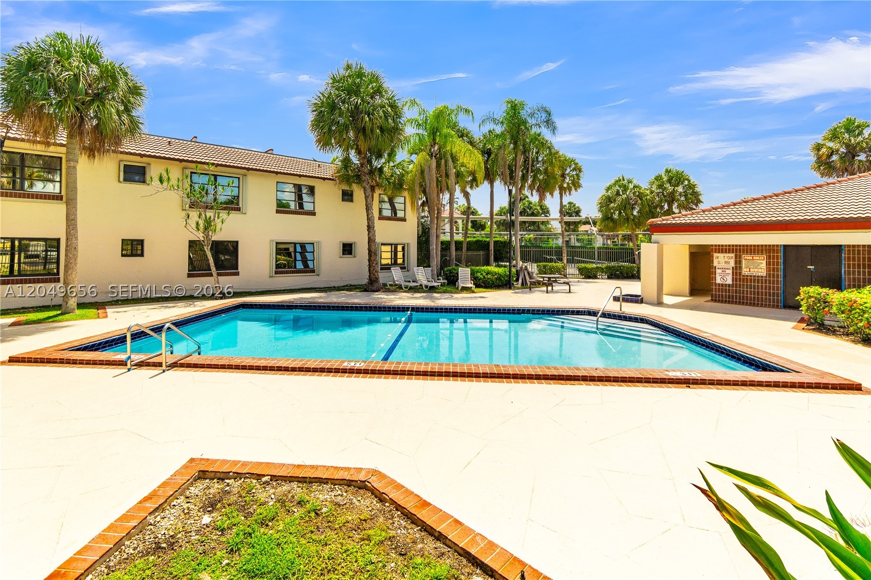 LAGO DEL REY CONDO #1 - Residential