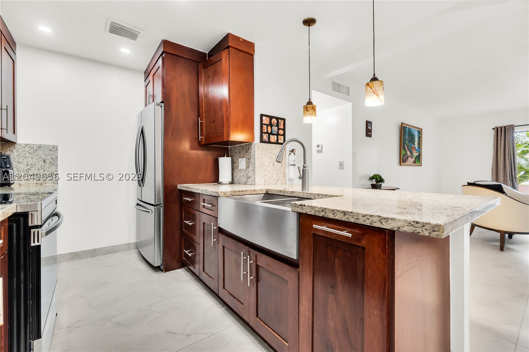 LAGO DEL REY CONDO #1 - Residential