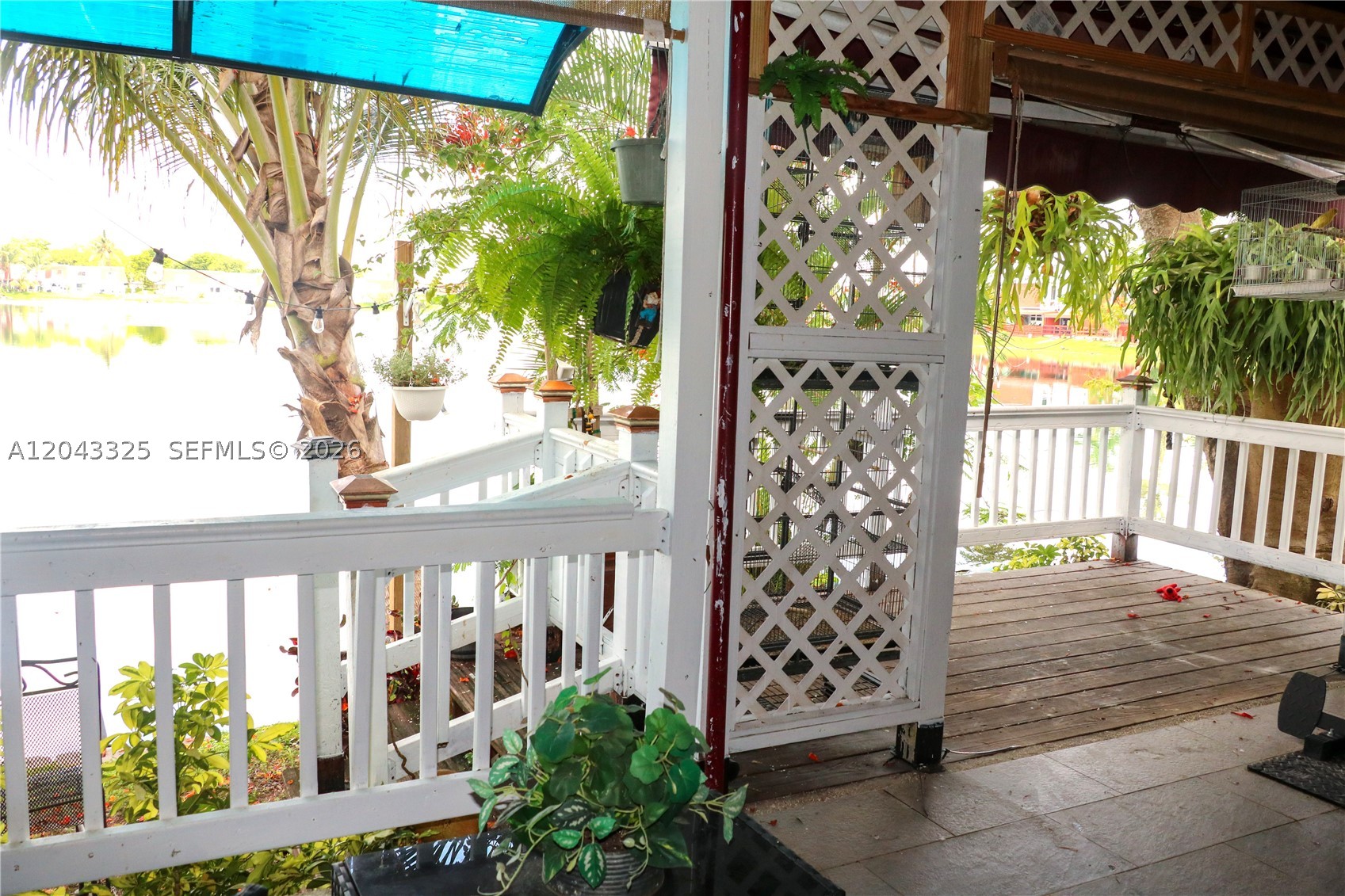 LAGUNA CONDO - Residential