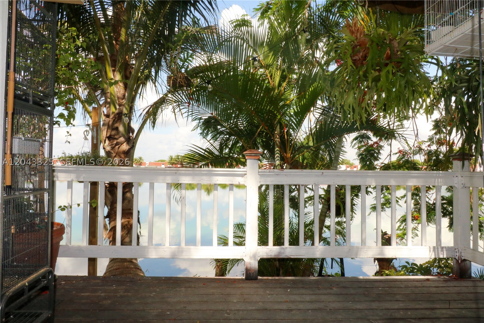 LAGUNA CONDO - Residential