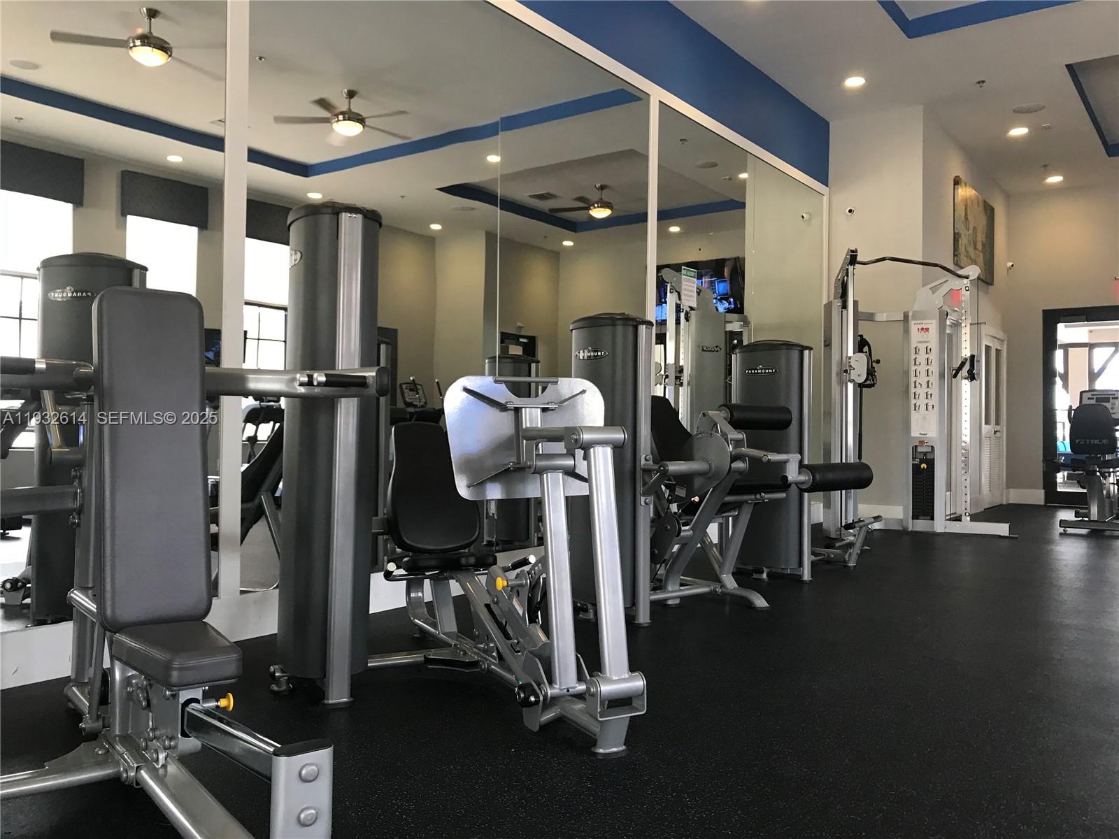 KENDALL COMMONS TOWNHOMES - Residential Lease