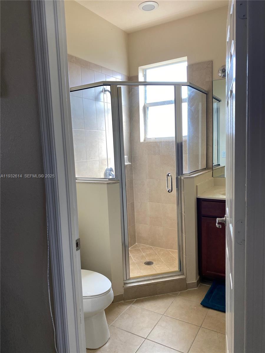 KENDALL COMMONS TOWNHOMES - Residential Lease