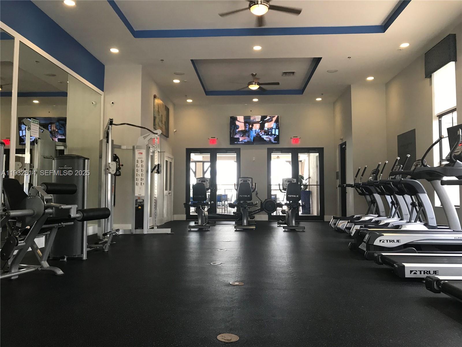 KENDALL COMMONS TOWNHOMES - Residential Lease