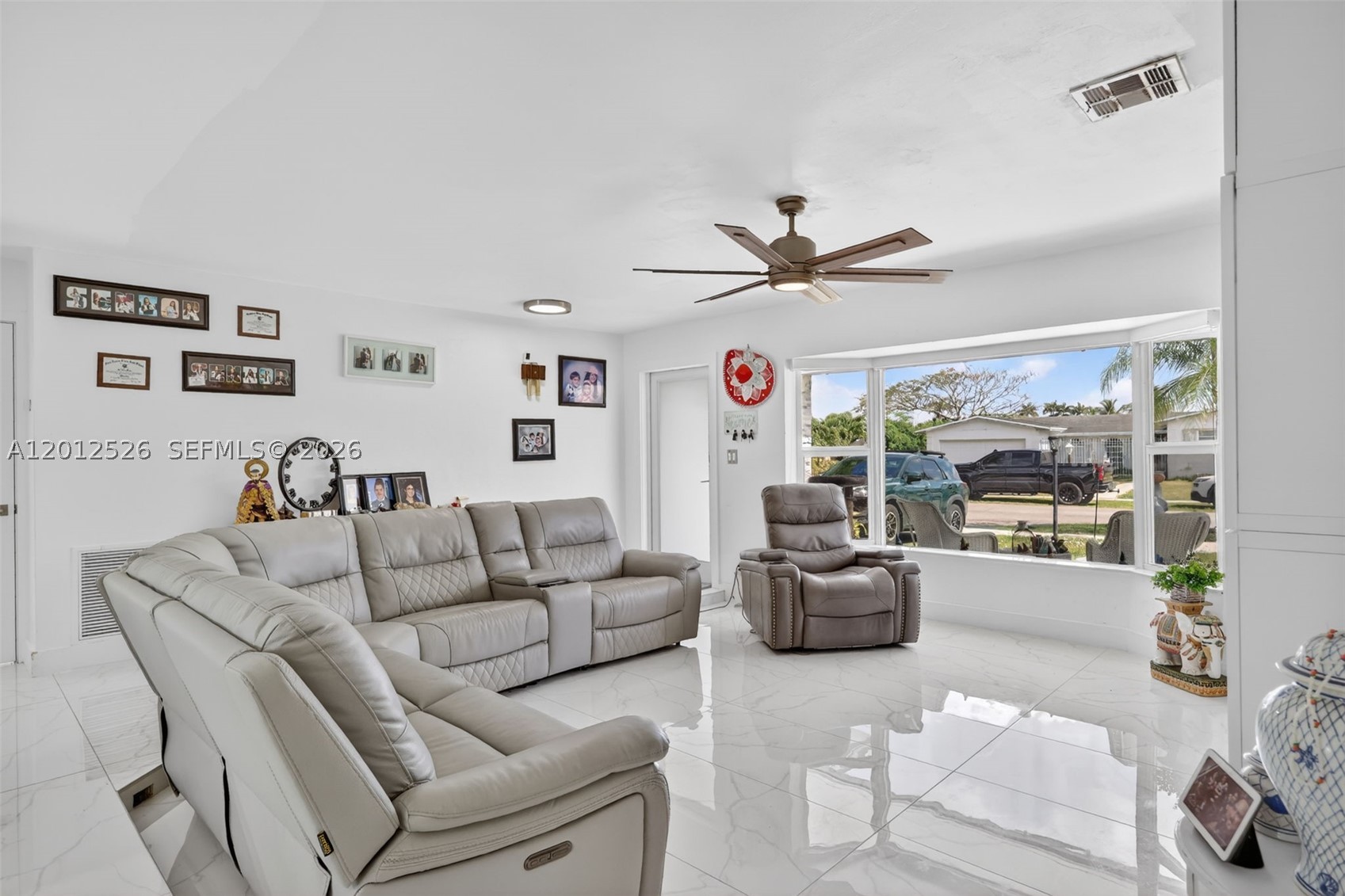 KENDALE LAKES SEC EIGHT - Residential