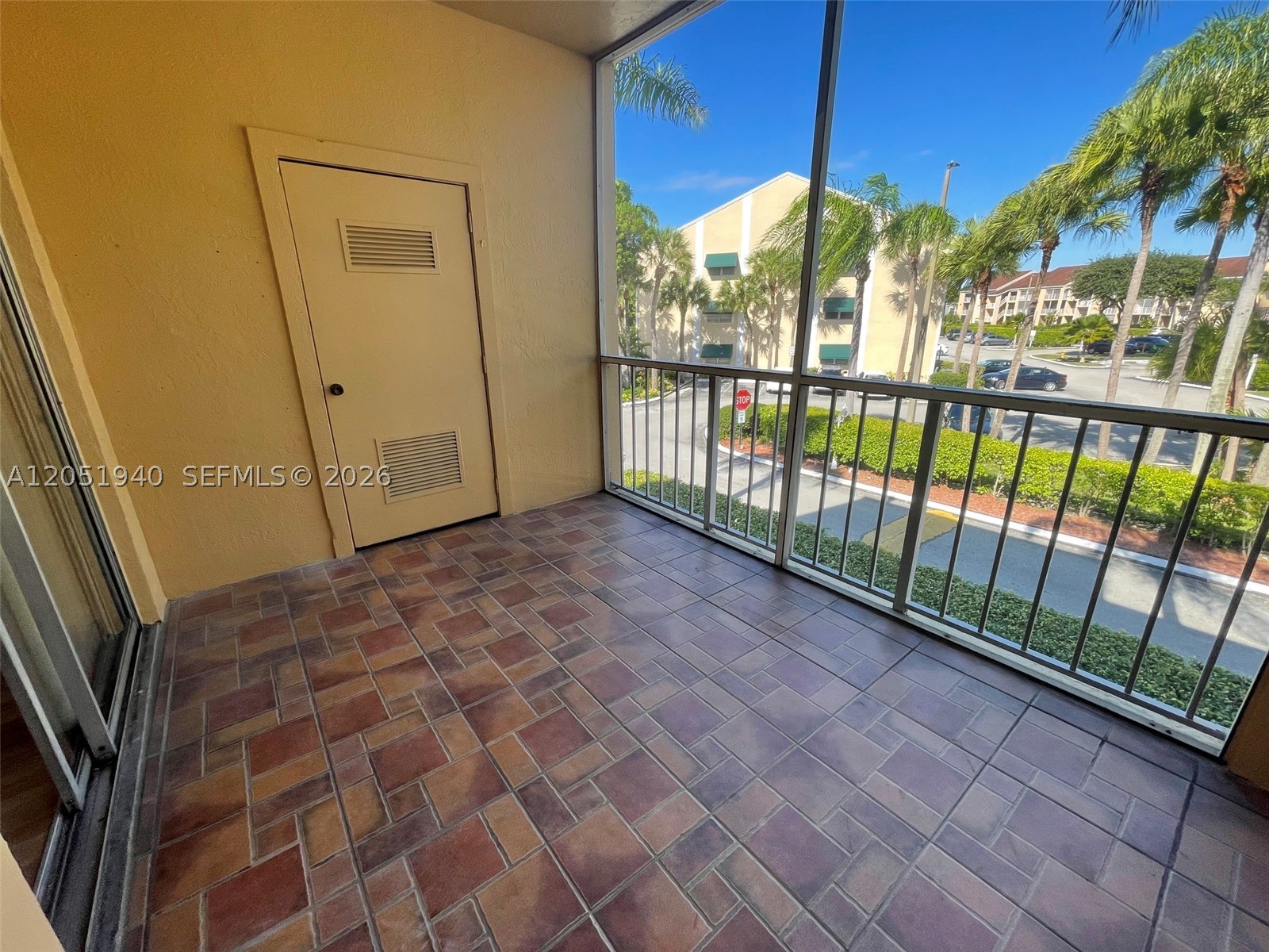 HAMMOCKS TRAILS CONDO - Residential
