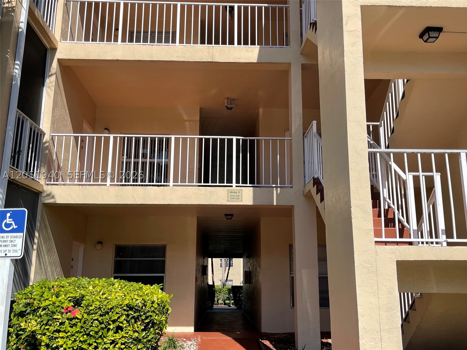 HAMMOCKS TRAILS CONDO - Residential