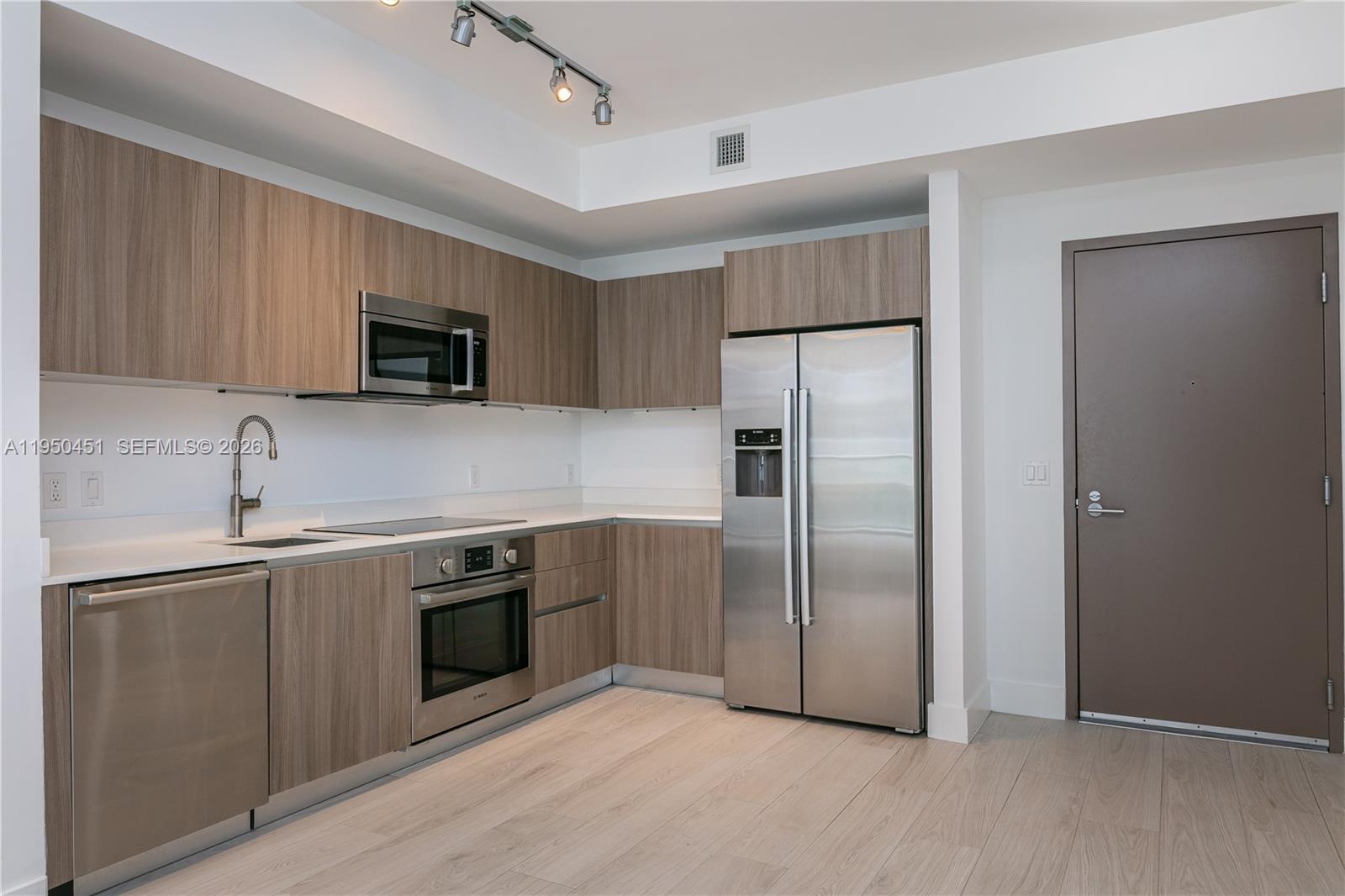 CASSA BRICKELL CONDO - Residential