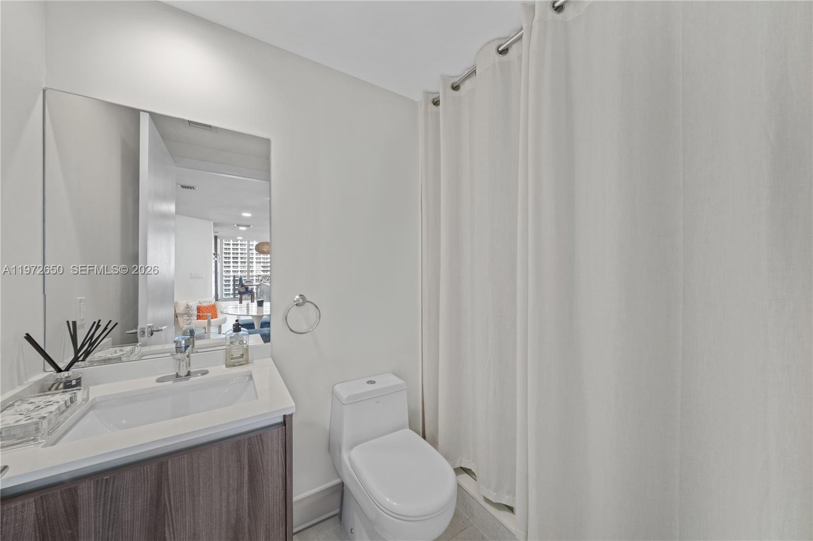 ARIA ON THE BAY CONDO - Residential