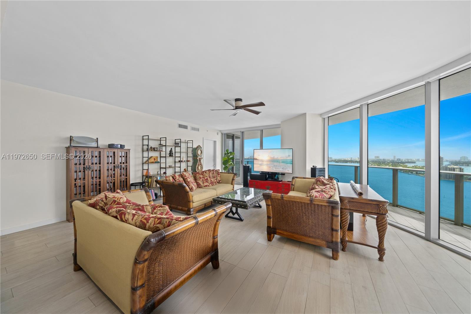 ARIA ON THE BAY CONDO - Residential