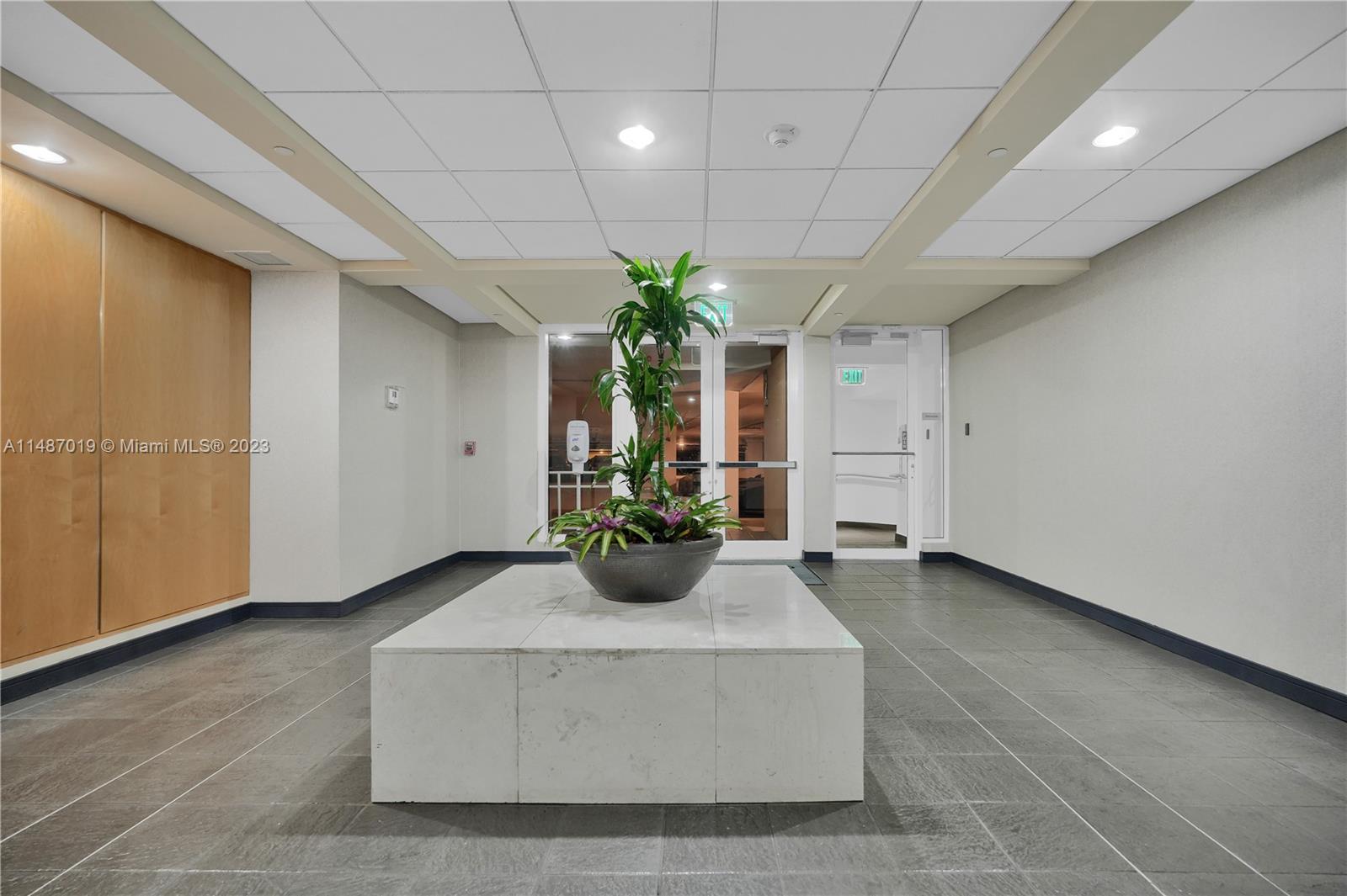 CARBONELL CONDO - Residential Lease