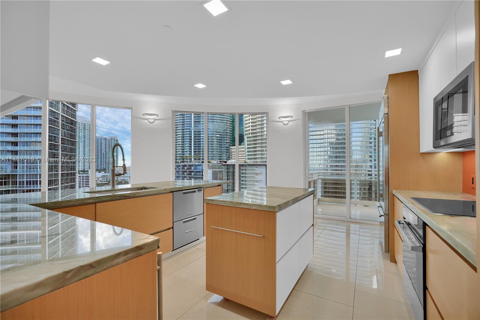 CARBONELL CONDO - Residential Lease