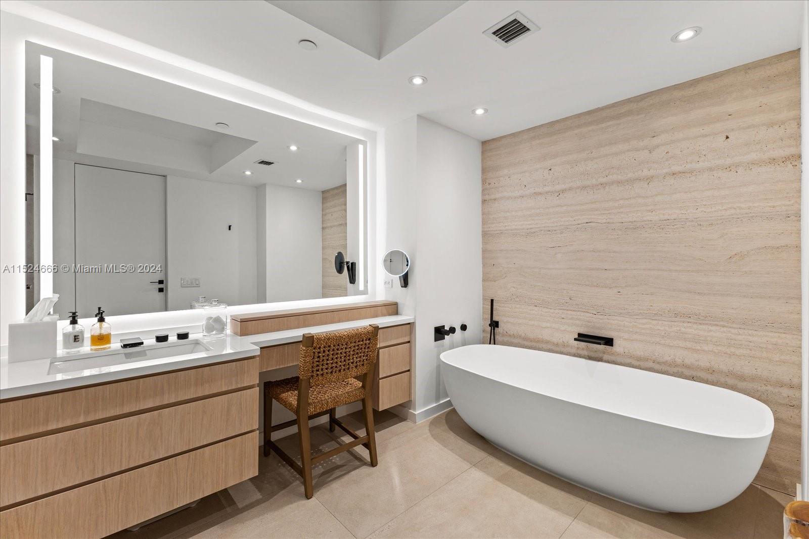 7600 OCEANSIDE AT FISHER - Residential
