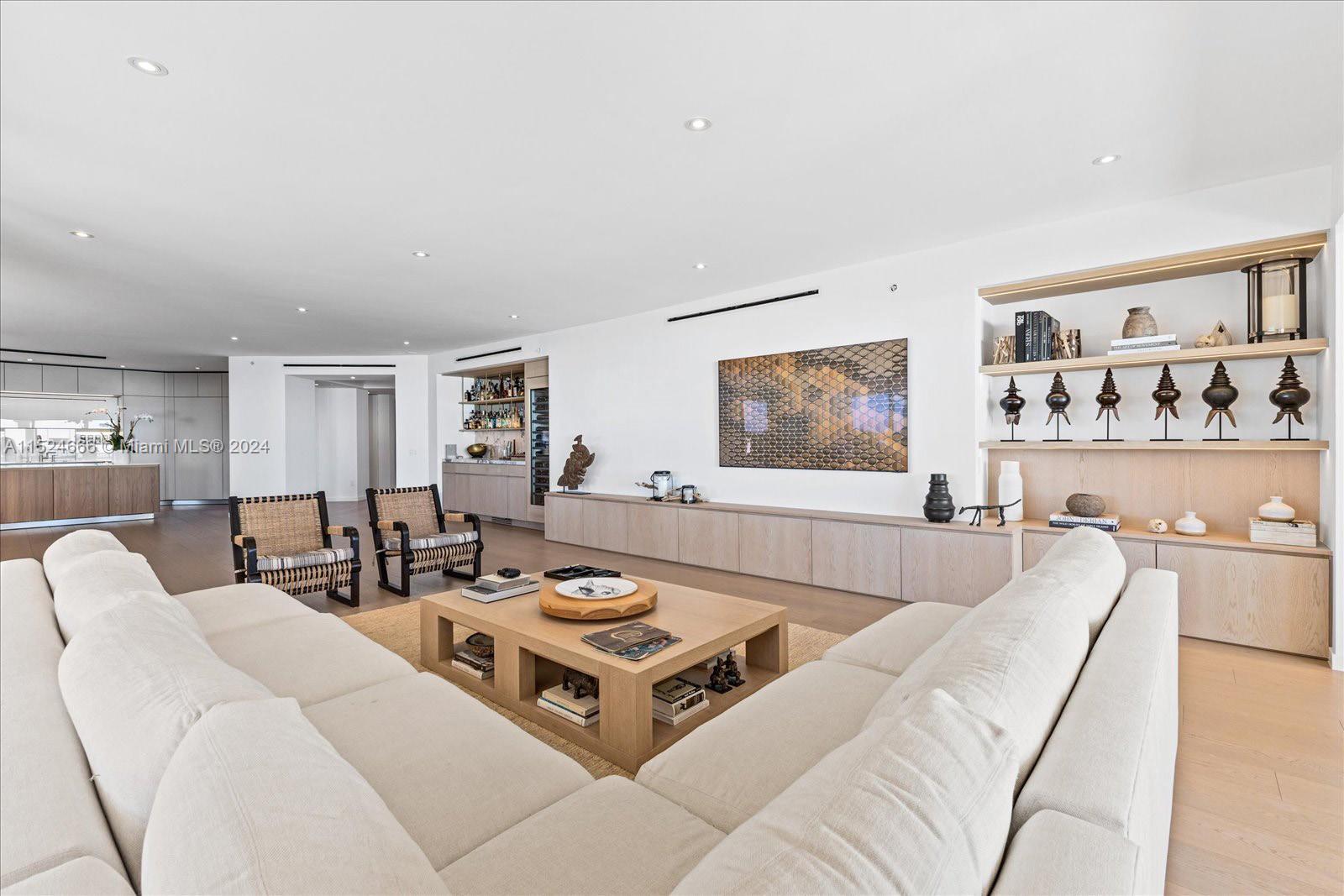 7600 OCEANSIDE AT FISHER - Residential